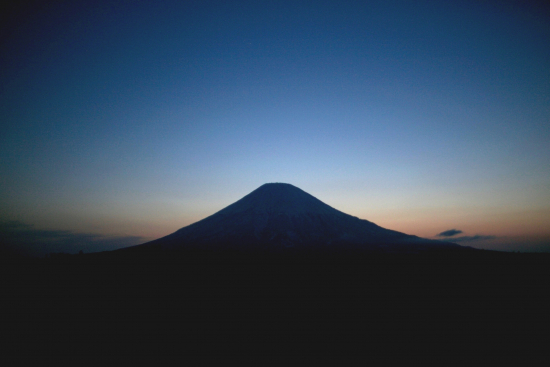 黄昏の羊蹄山の画像