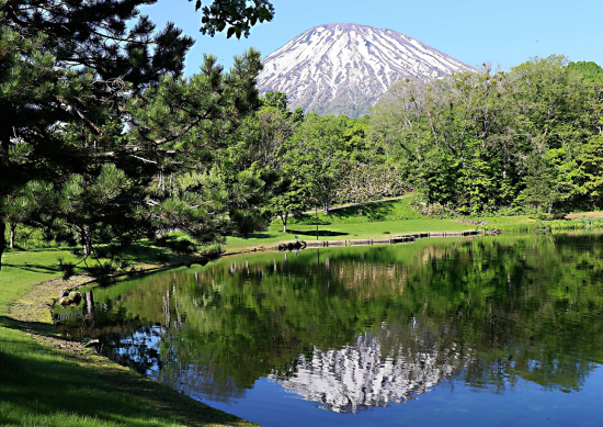 逆さ羊蹄山の画像