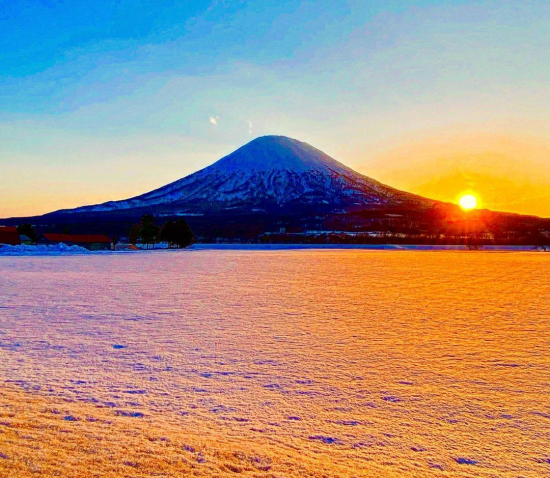 羊蹄山に沈む夕陽の画像