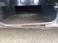 10 バス トランク腐食