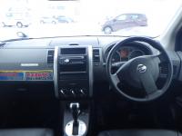 5 エクストレイル 運転席